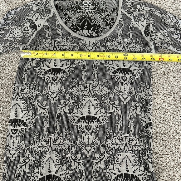 ATHLETIC ESSENTIALS Women’s Gray Black Print Yoga Athletic L/S Top R $79 - Picture 5 of 8